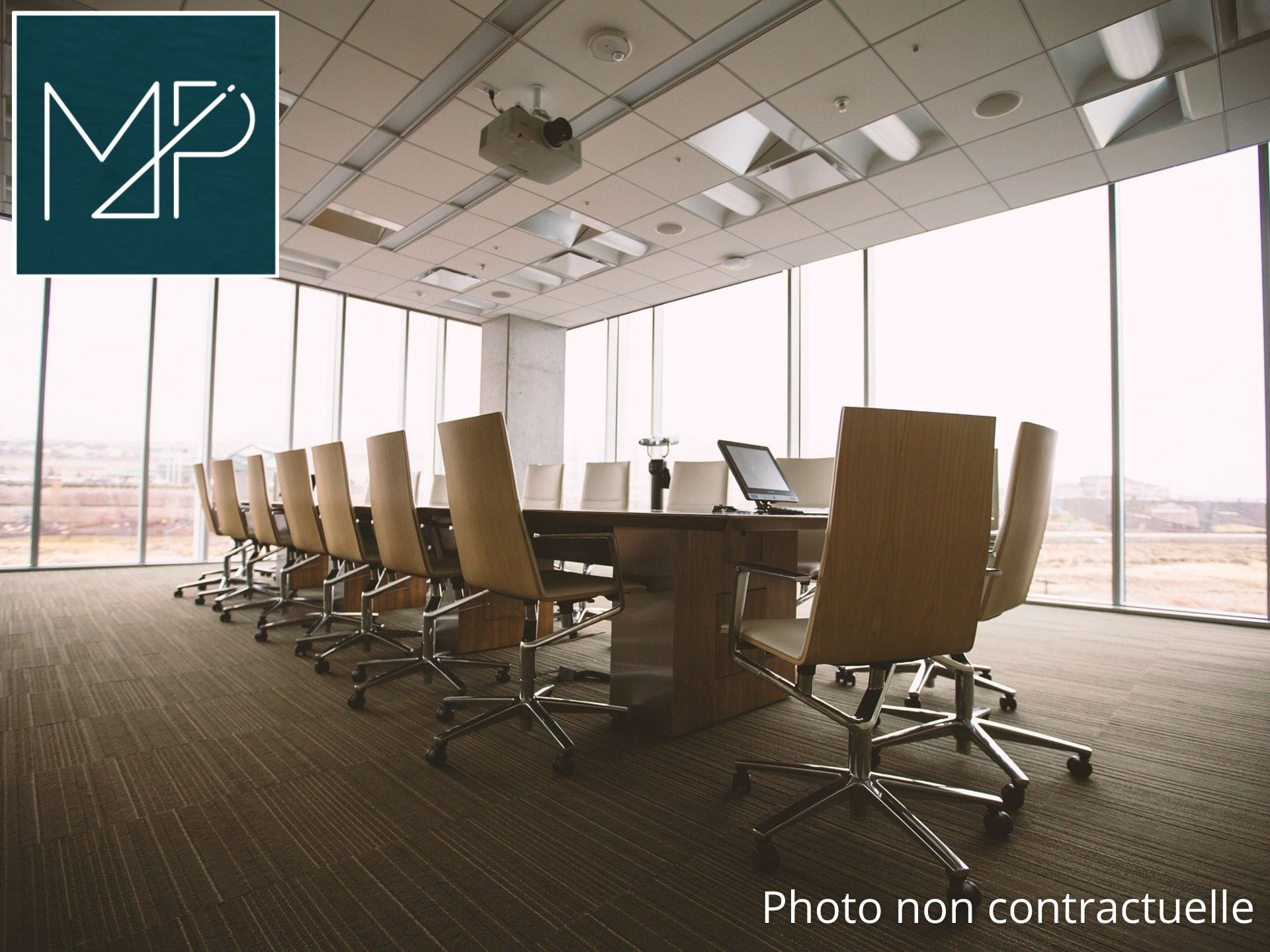 BUREAUX 95 M2 accès PMR LARMOR-PLAGE 