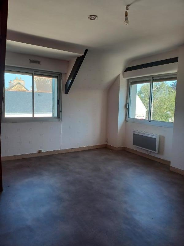 CARHAIX CENTRE VILLE DUPLEX LUMINEUX